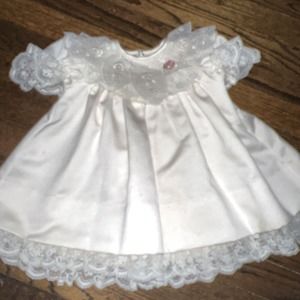 CI Castro and company Old Fashion Yellow and white laceBaby Girl Dress 18 Months